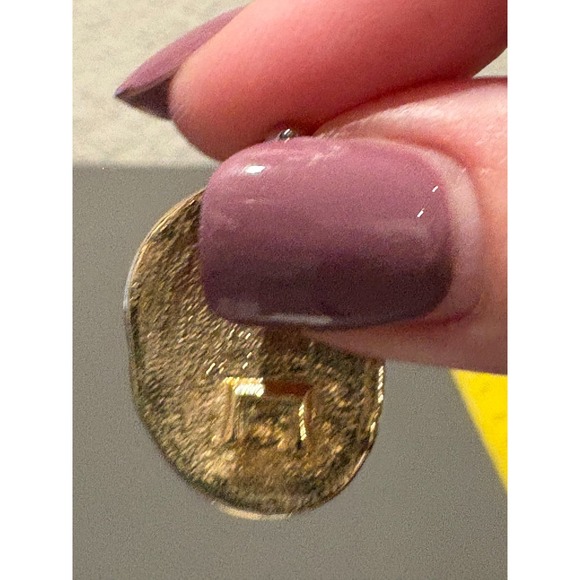 Vintage Black and Cream Enamel Teardrop Stud Earrings, Gold Tone, Used - Picture 7 of 8